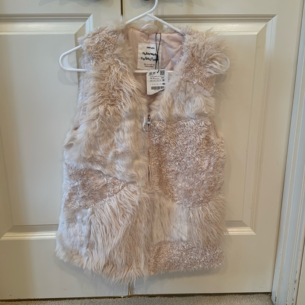 Zara Girl Pink Fur Vest. New with tags.